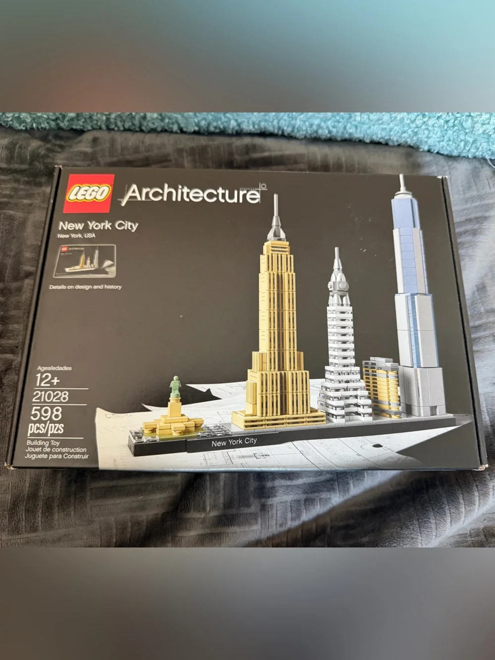 Brand new Lego Architecture New York City Skyline in Gold, Silver, Gray, Green